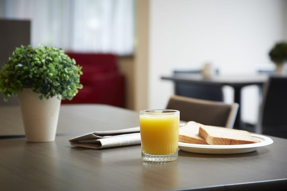 COMFORT INN LAVAL photo 2