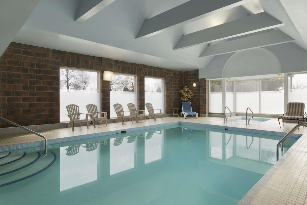 TRAVELODGE BY WYNDHAM VANCOUVER AIRPORT