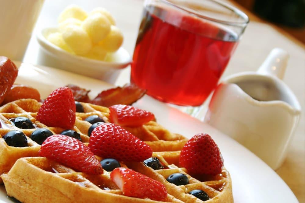 Capri Suites Anaheim photo 2