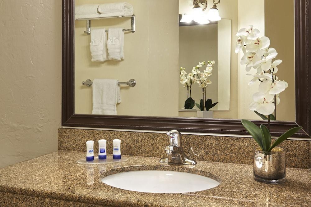 Capri Suites Anaheim photo 4