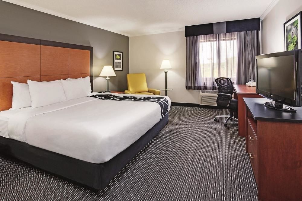 LA QUINTA INN CLEVELAND AIRPORT