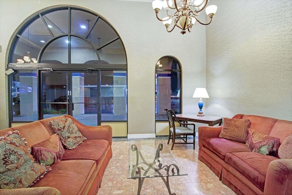 TRAVELODGE SUITES BY WYNDHAM KISSIMMEE ORANGE photo 2