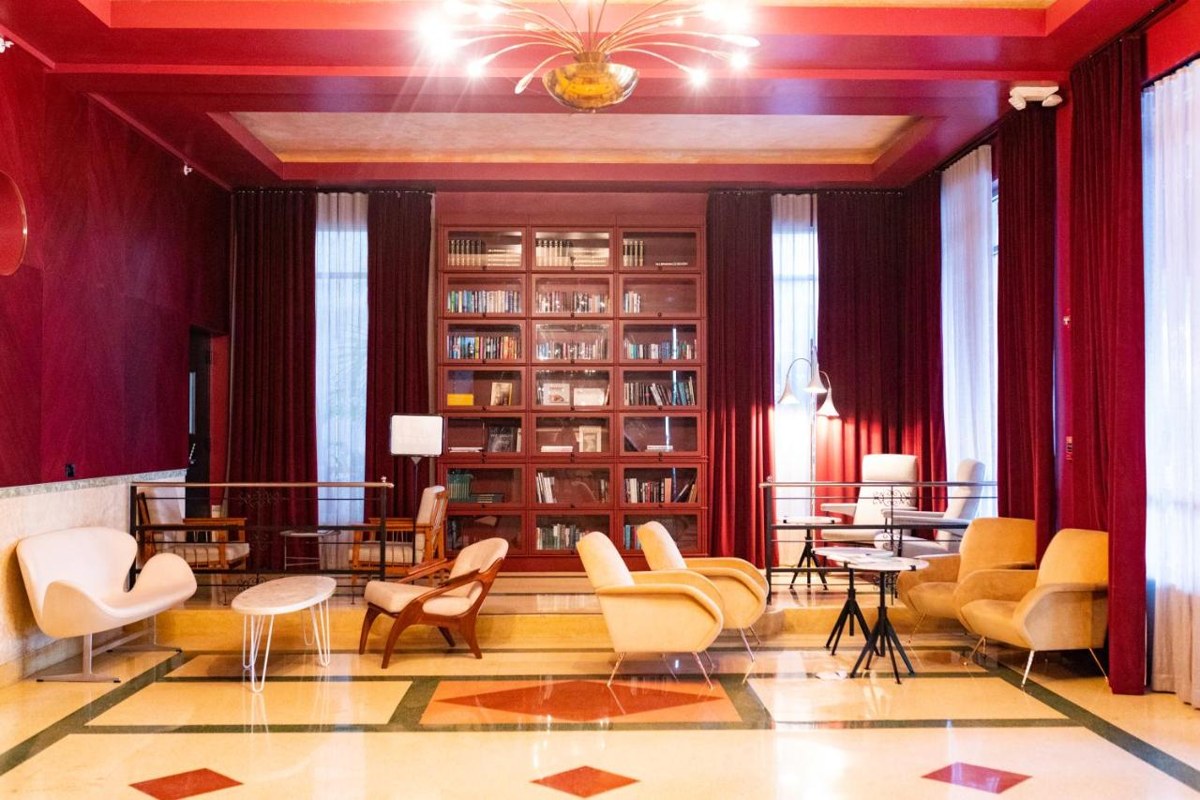 CREST HOTEL & SUITE GALLERY photo 3