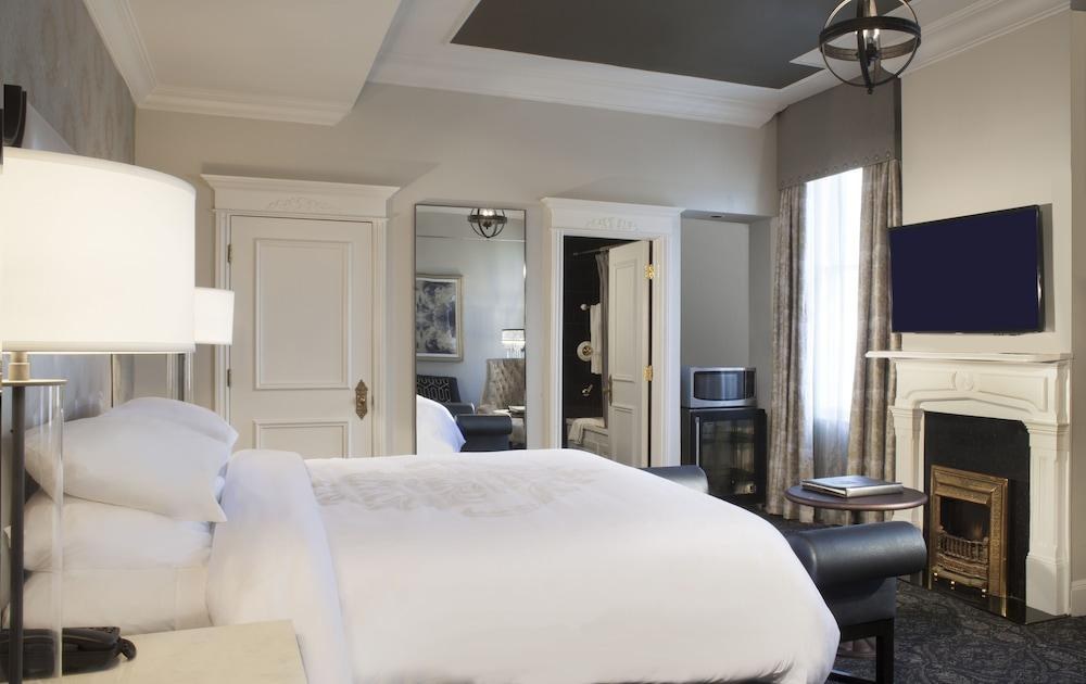 LE PAVILLON HOTEL photo 2
