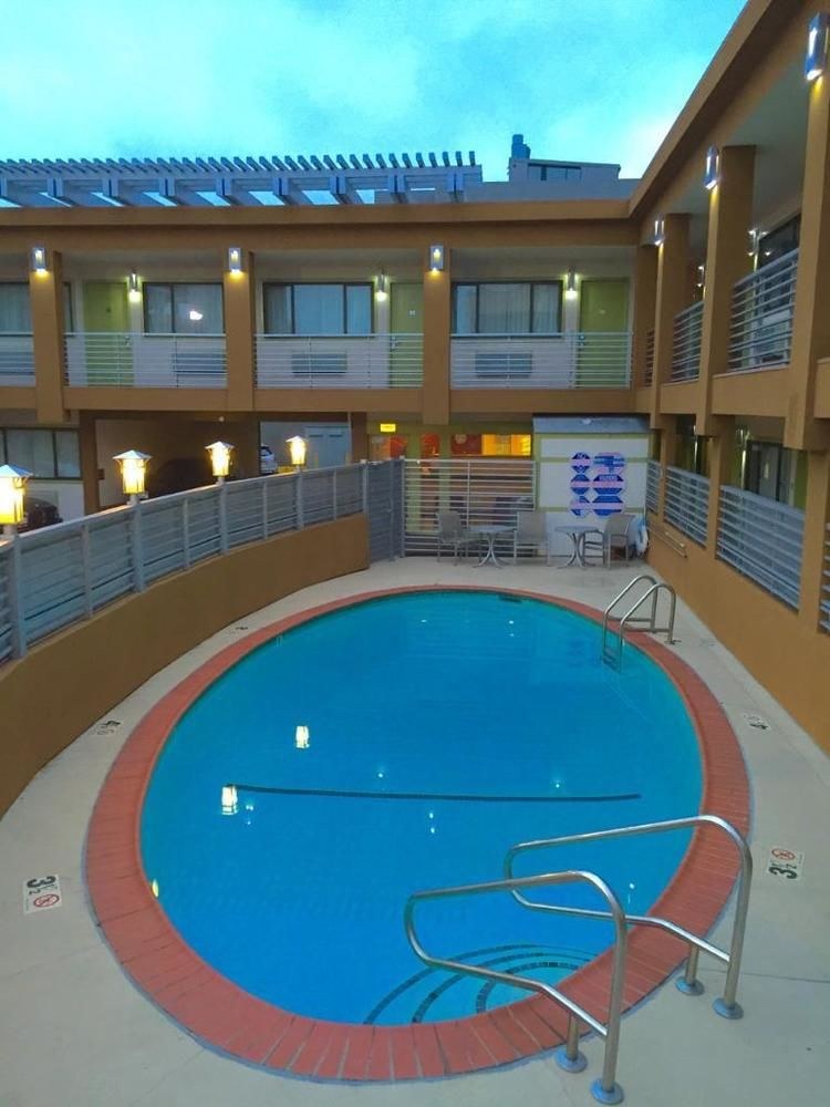 CIVIC CENTER MOTOR INN photo 1