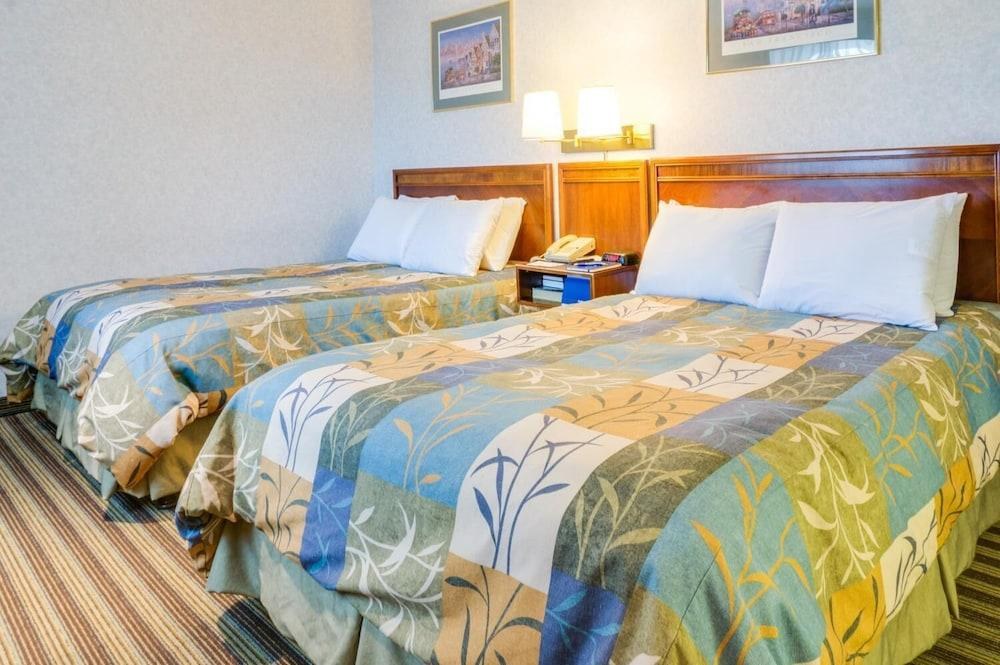 FRANCISCO BAY INN photo 2