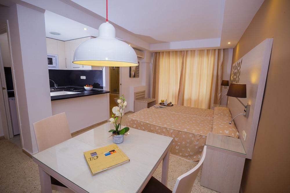 APARTHOTEL PUERTO AZUL  photo 2