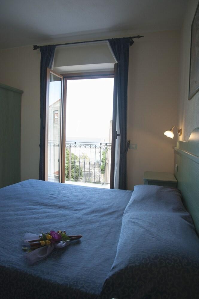 SAN FRANCISCO HOTEL photo 4