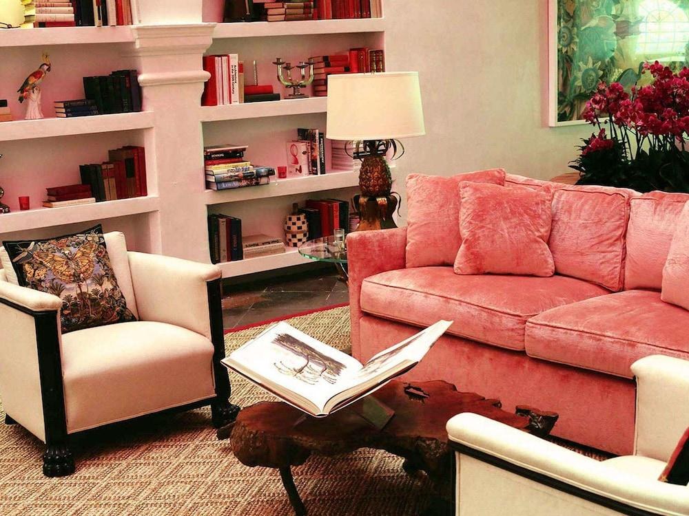 THE CLARIDGE photo 3