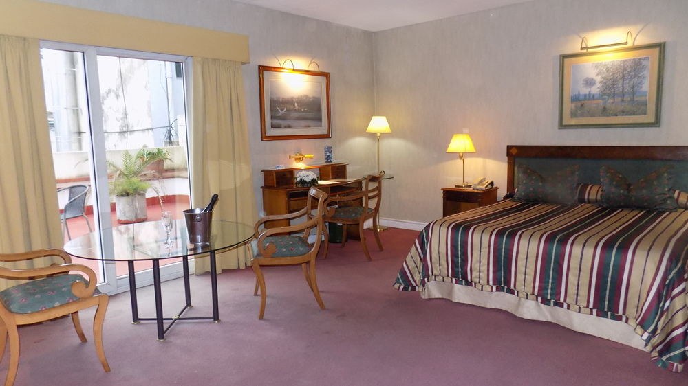 Mayflower Suites photo 1