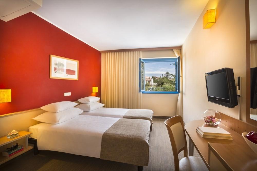 VALAMAR KORALJ HOTEL photo 2