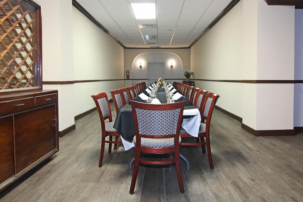 WINDWARD PASSAGE HOTEL photo 4