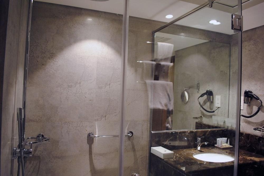 VERSAILLES BY RAVIZ HOTEL photo 4
