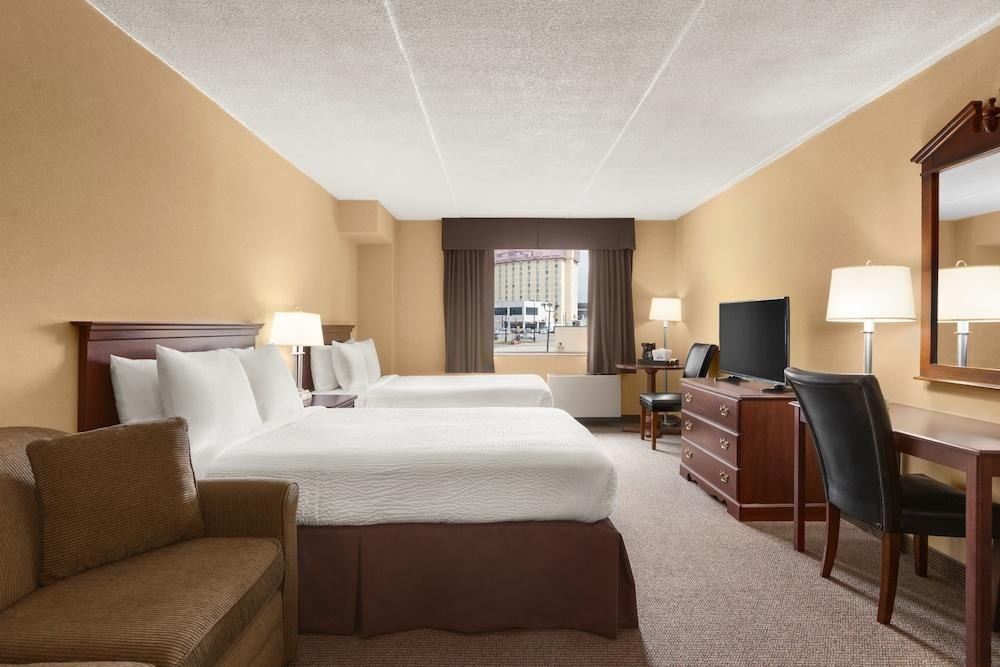 DAYS INN - FALLSVIEW photo 4