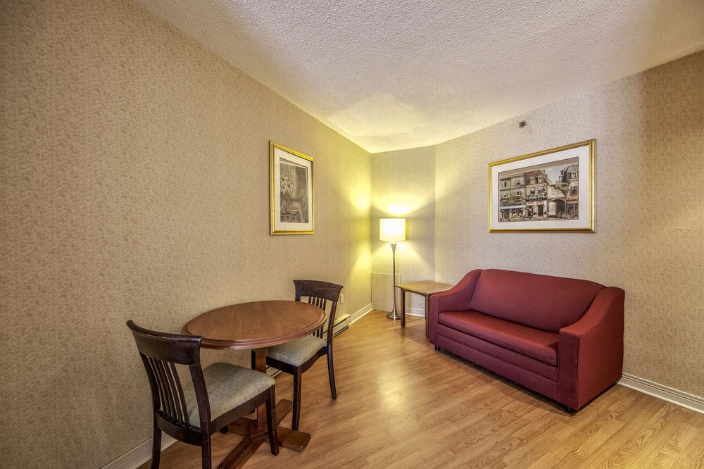 HOLIDAY INN MONTREAL AIRPORT