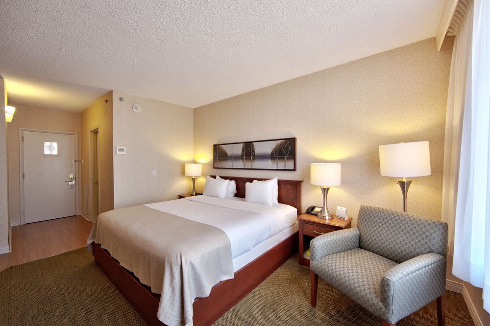 HOLIDAY INN MONTREAL AIRPORT photo 1