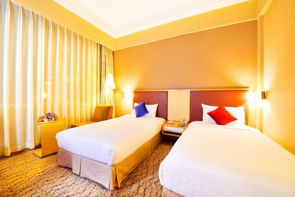 NOVOTEL BEIJING XIN QIAO photo 2