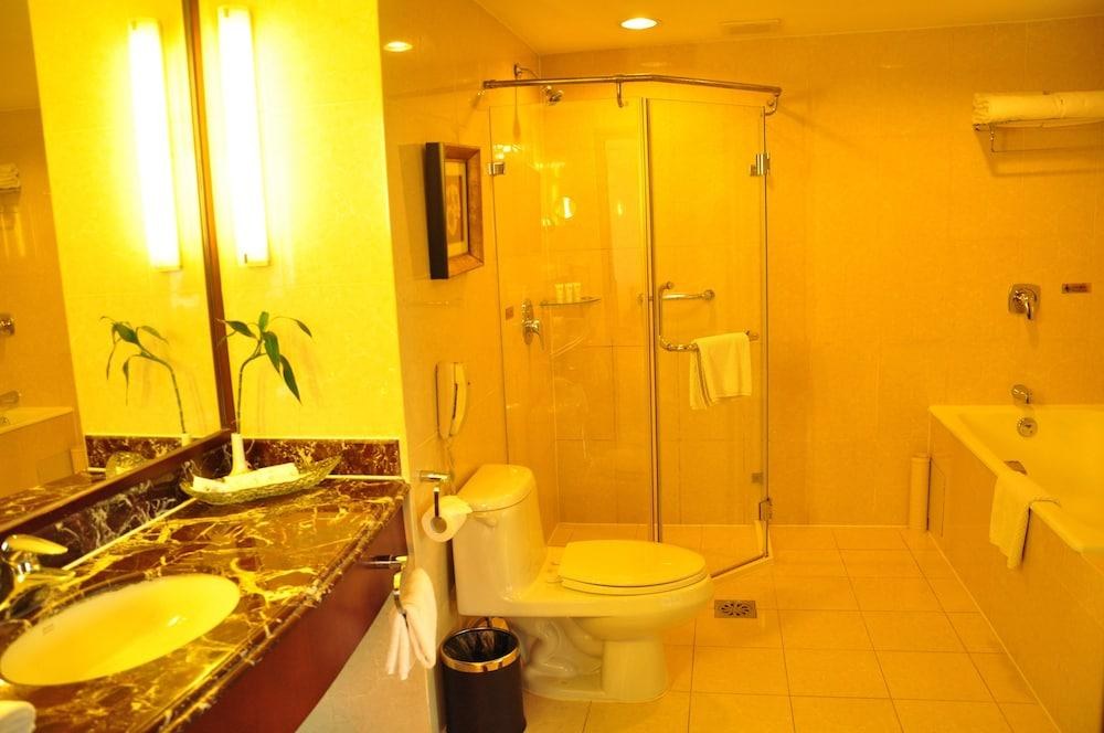 HOWARD JOHNSON PARAGON HOTEL BEIJING photo 2