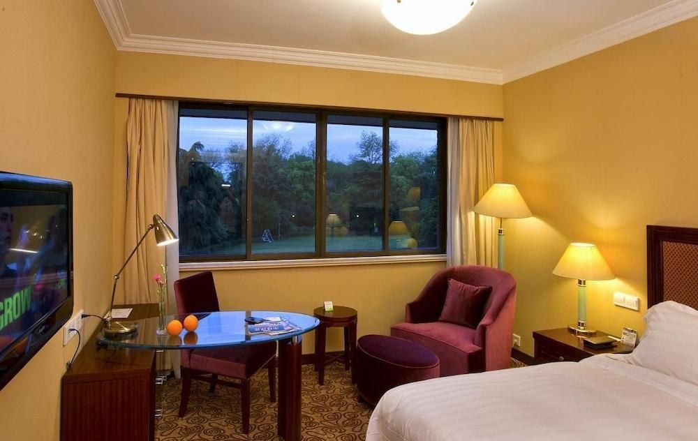 JIN JIANG CYPRESS HOTEL photo 2
