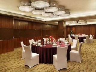 JIN JIANG TOWER photo 2