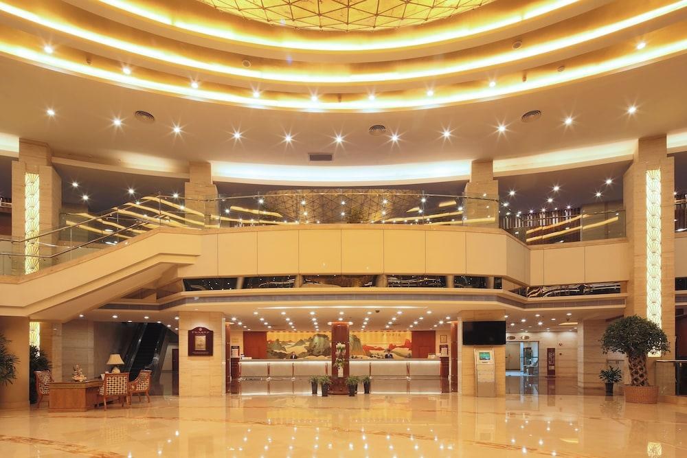 JIN JIANG PINE CITY HOTEL photo 2