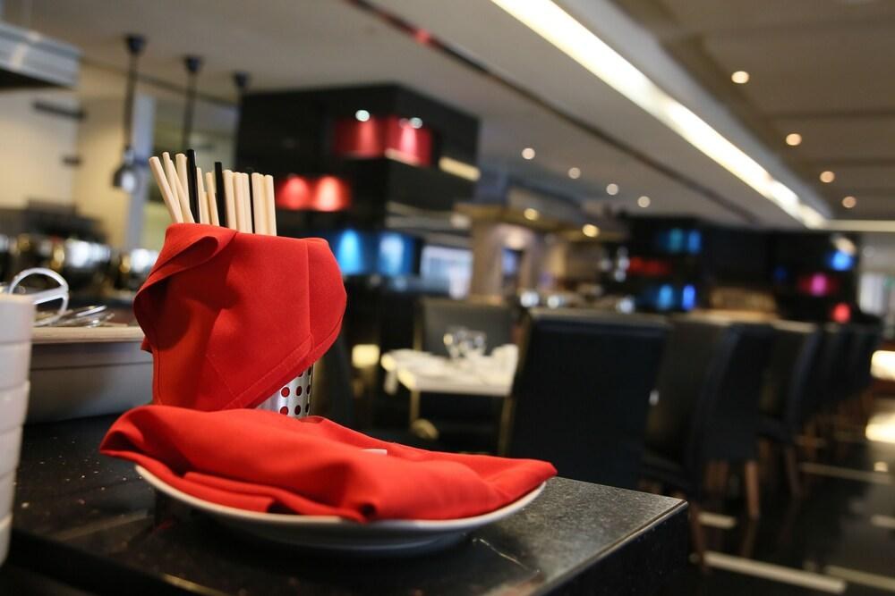 MELIA KUALA LUMPUR photo 2