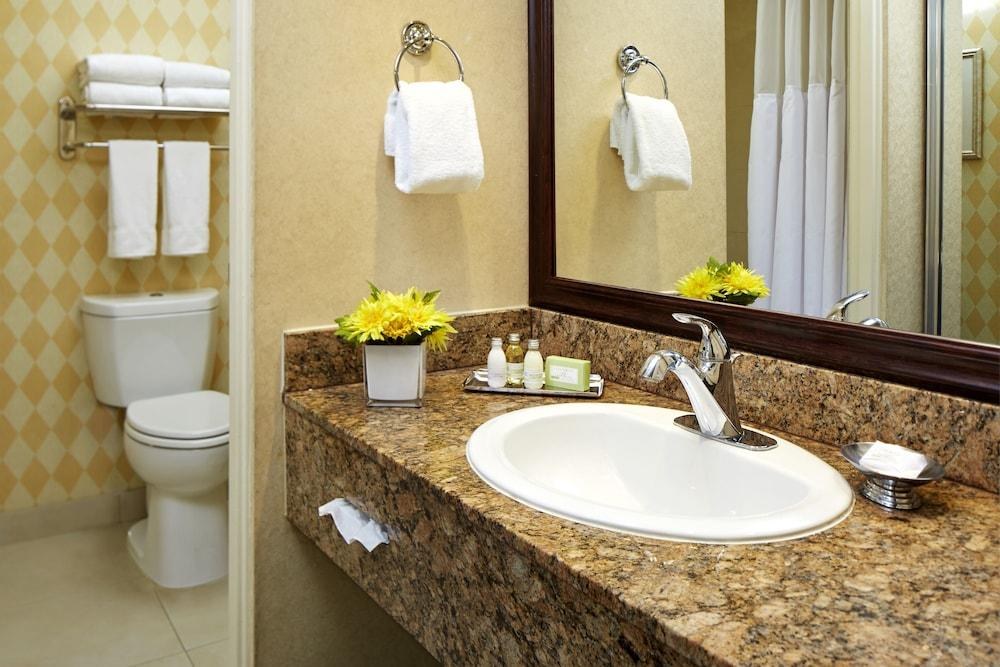 ANAHEIM PORTOFINO INN SUITES photo 4
