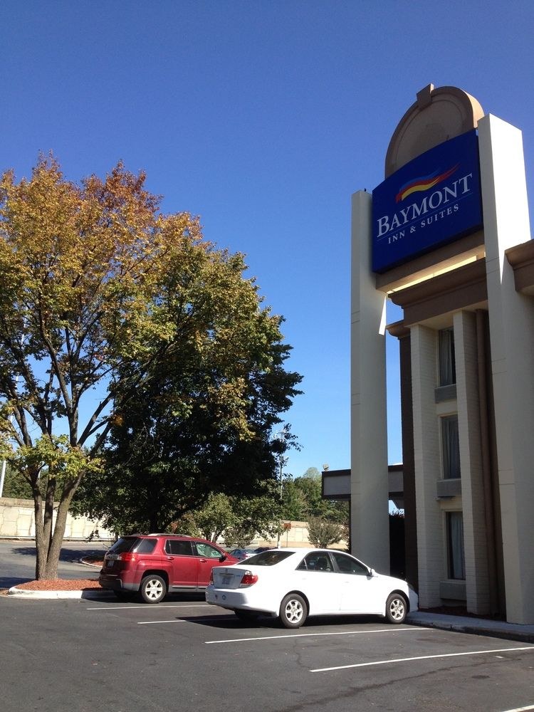 BAYMONT INN & SUITES AIRPORT
