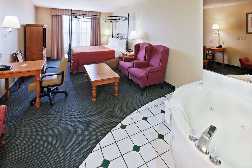 COUNTRY INN & SUITES BY RADISSON, FORT WORTH, TX photo 4