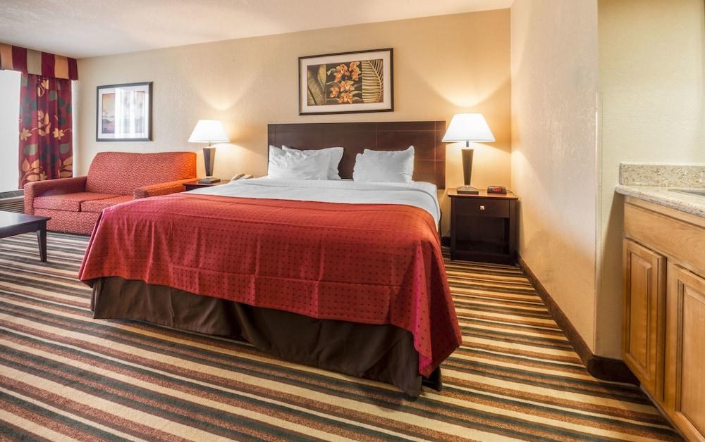 HOLIDAY INN ORLANDO SW CELEBRATION photo 2