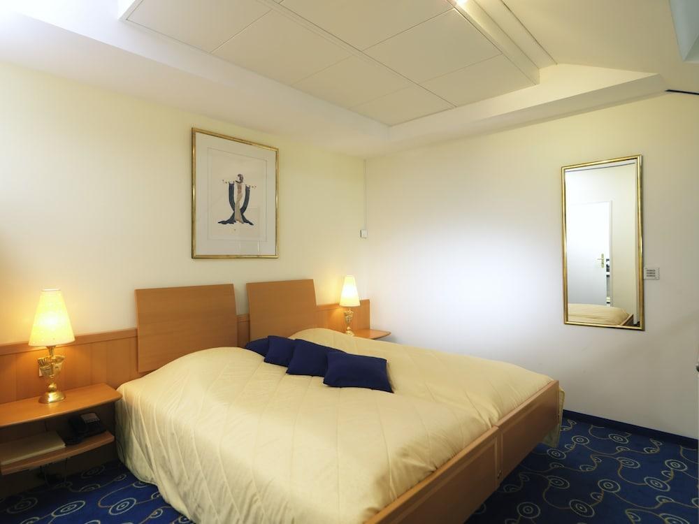 GAIA HOTEL photo 2
