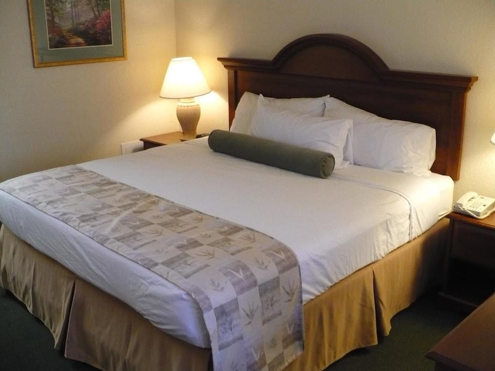 BAYMONT INN SARASOTA photo 3