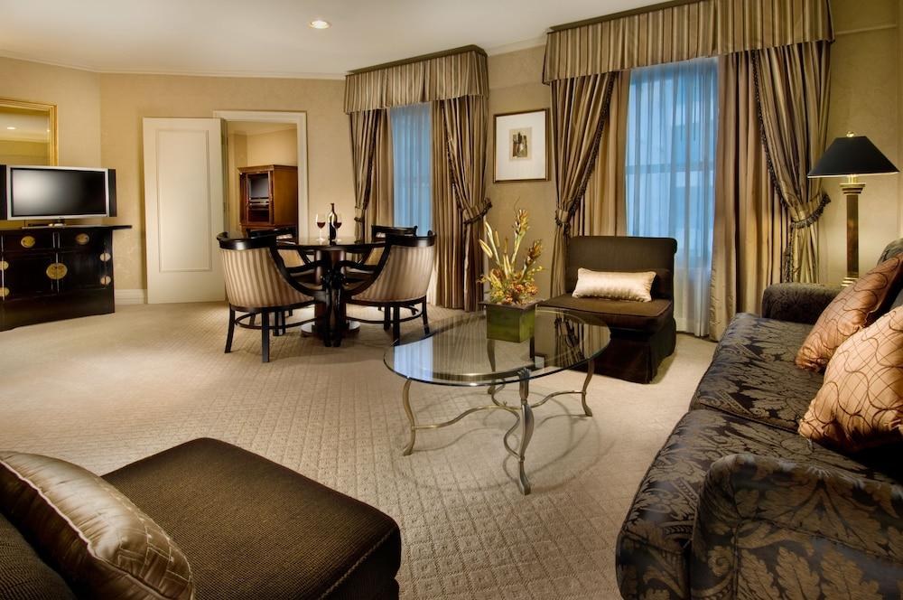 MAYFLOWER PARK HOTEL photo 2