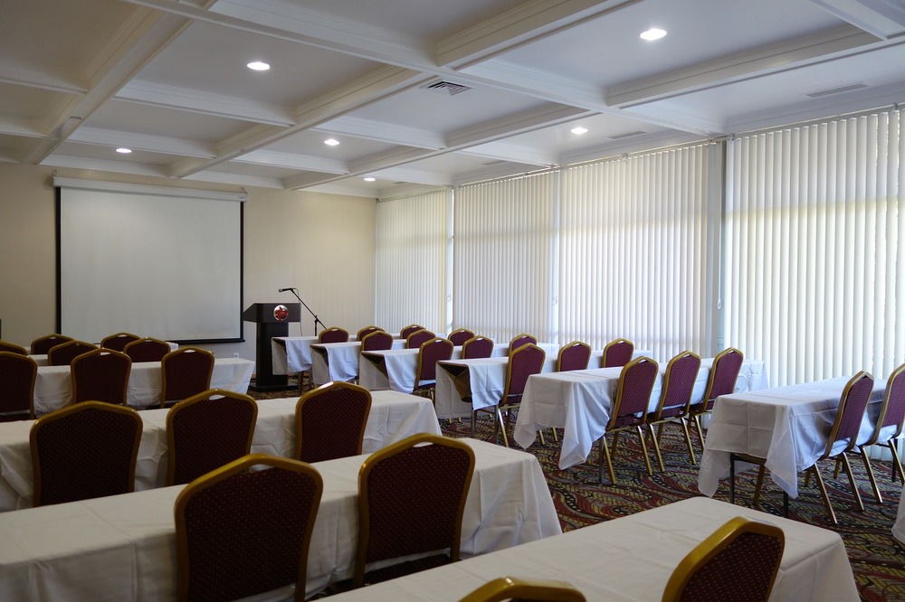 RAMADA BY WYNDHAM SACRAMENTO