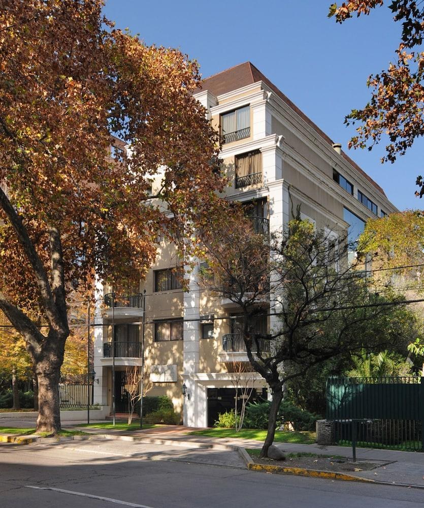 PARK PLAZA APARTMENTS photo 3