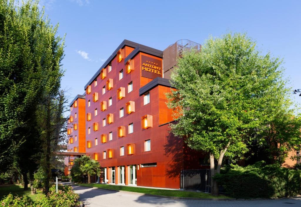 HOTEL ANTONY