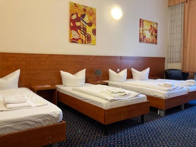 CITY HOTEL AM KURFUERSTENDAMM photo 4