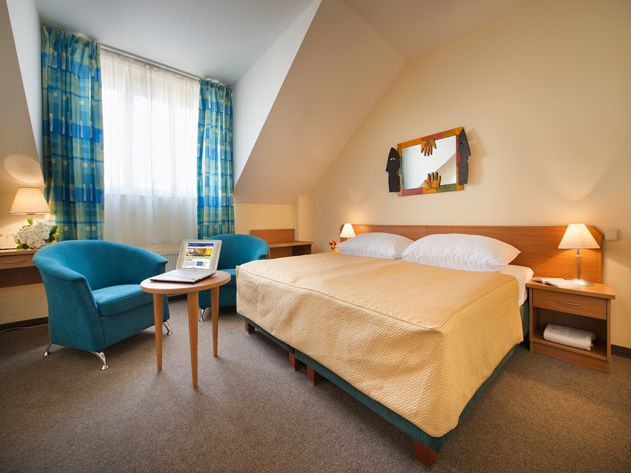 EA HOTEL TOSCA