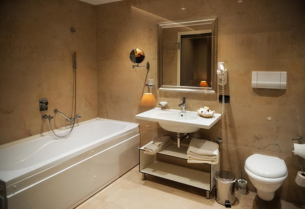HOTEL MONDIAL photo 4