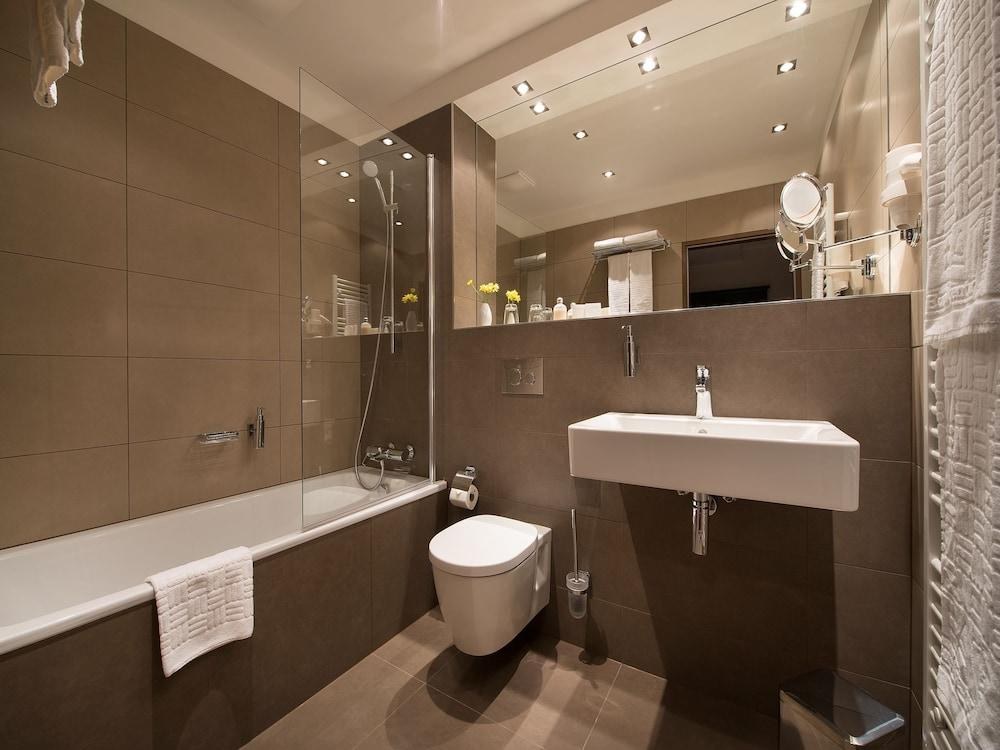 EA Embassy Prague Hotel photo 3