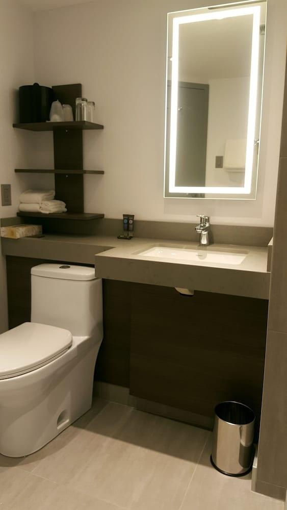 NOVOTEL MONTREAL CENTRE photo 2