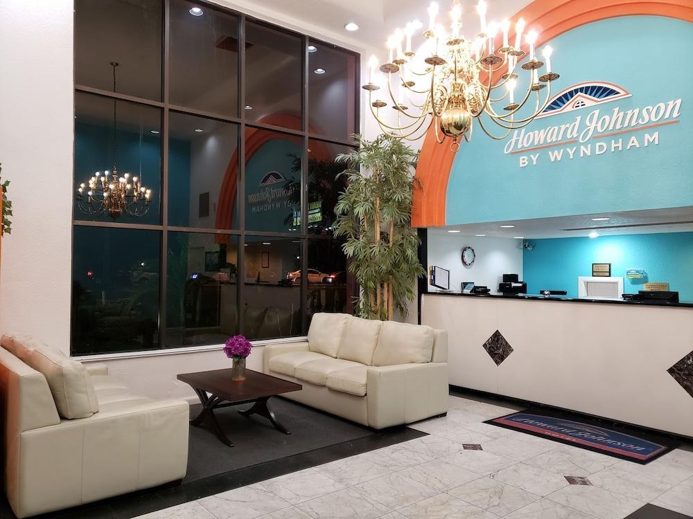 HOWARD JOHNSON BY WYNDHAM LAKE FRONT PARKKISSIMMEE photo 3