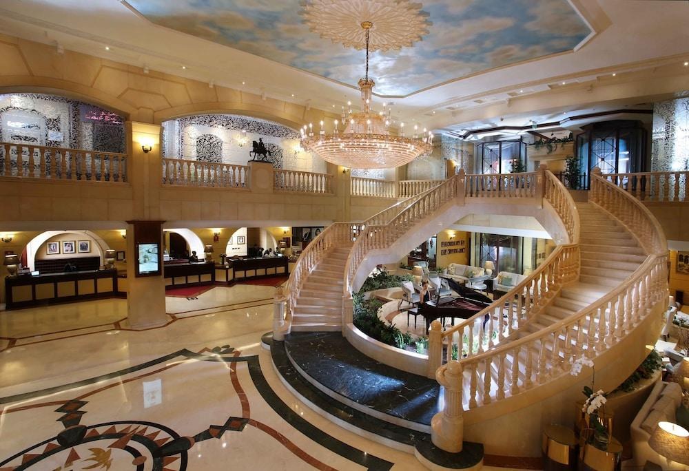 CARLTON PALACE HOTEL
