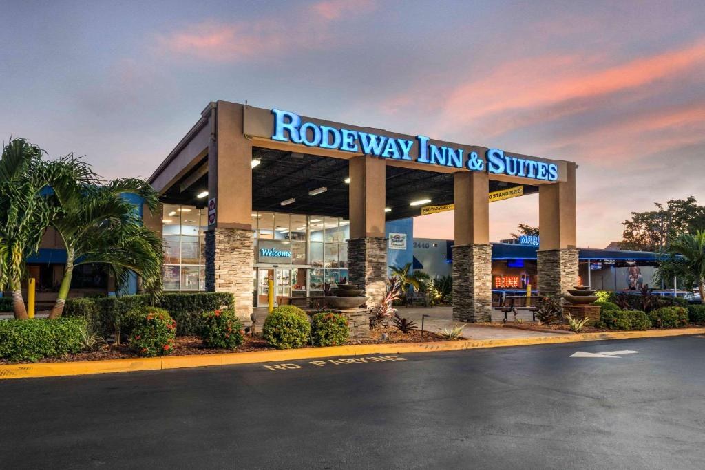 RODEWAY INN & SUITES FORT LAUDERDALE AIRPORT & CRUISE PORT