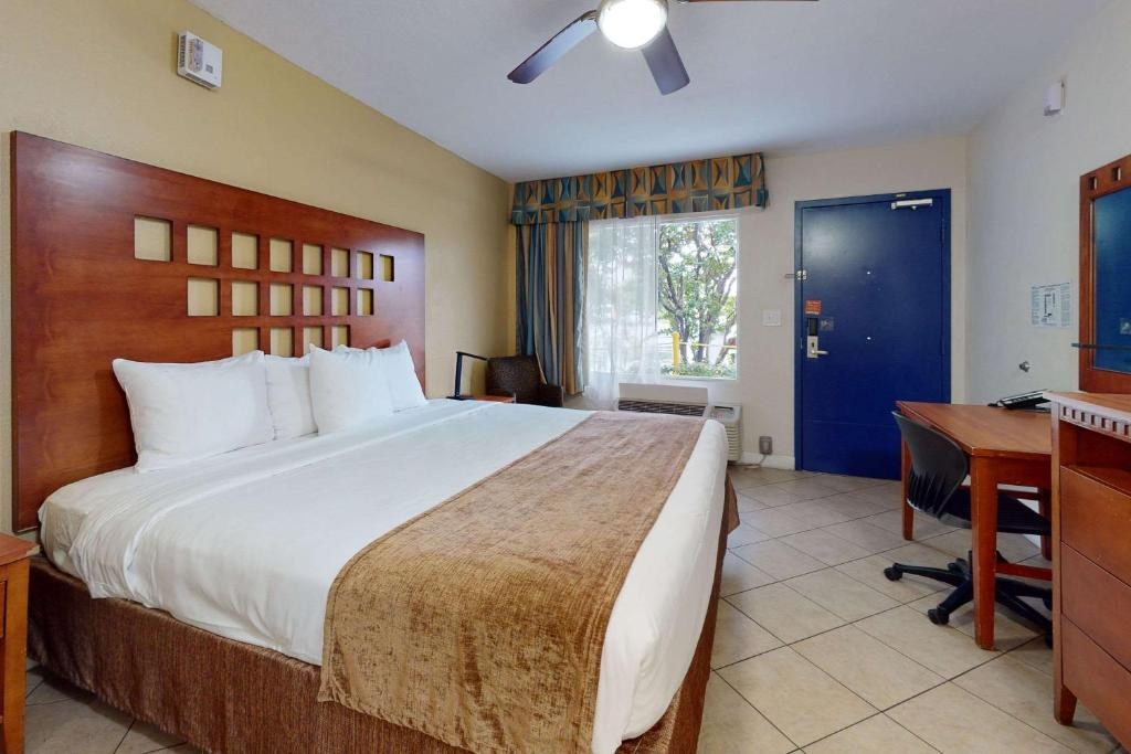 RODEWAY INN & SUITES FORT LAUDERDALE AIRPORT & CRUISE PORT photo 4