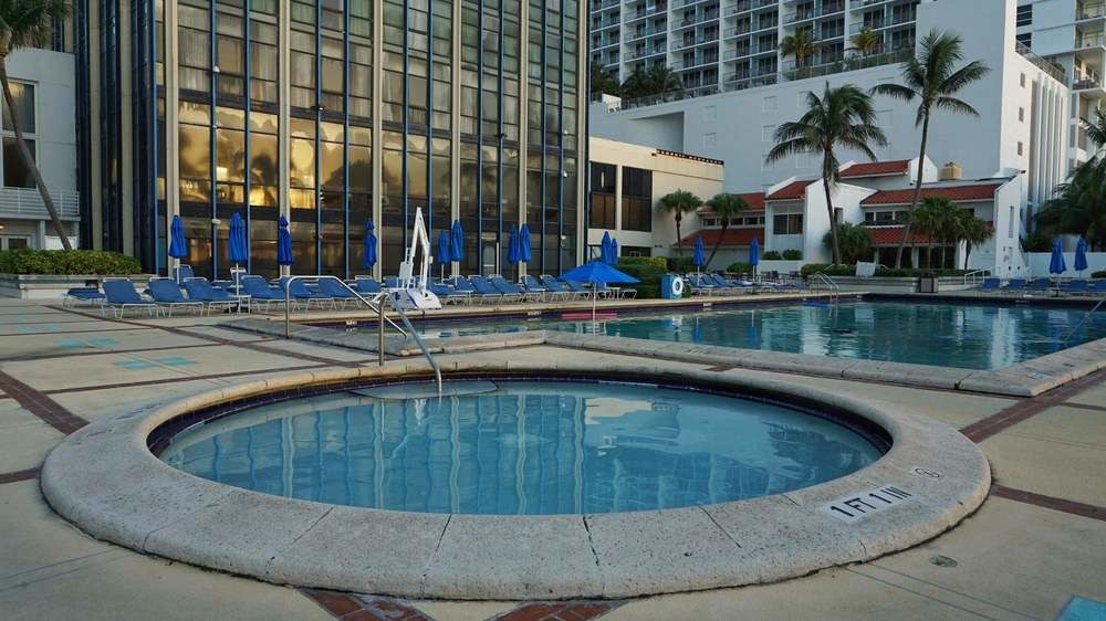 MIAMI BEACH RESORT photo 3