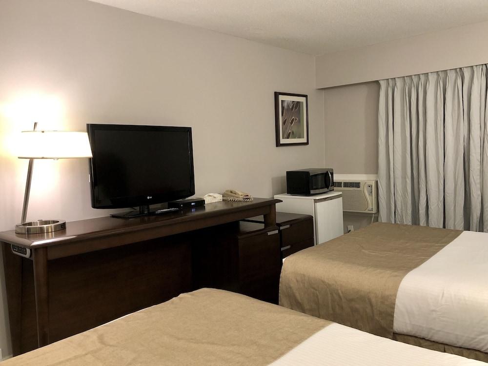 RAMADA INN VICTORIA photo 4
