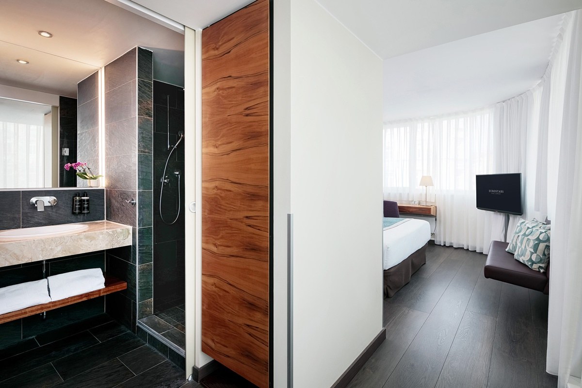 EUROSTARS EMBASSY photo 2