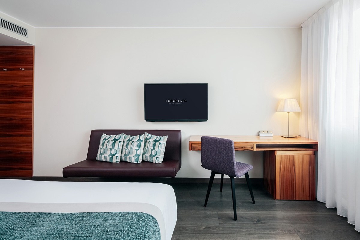 EUROSTARS EMBASSY photo 3
