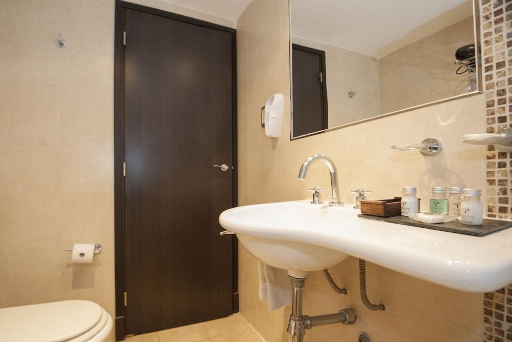 Premium Tower Suites photo 3